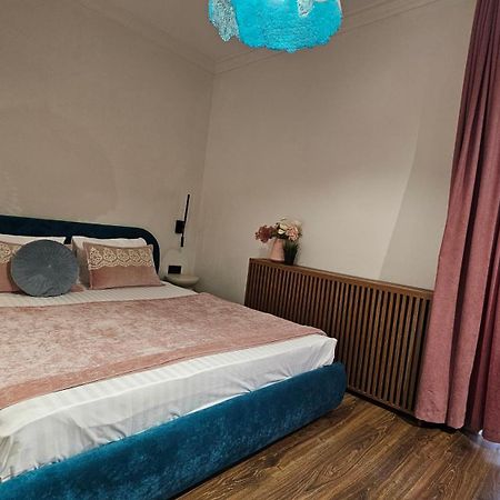 Green Apartment Mukacheve Bagian luar foto