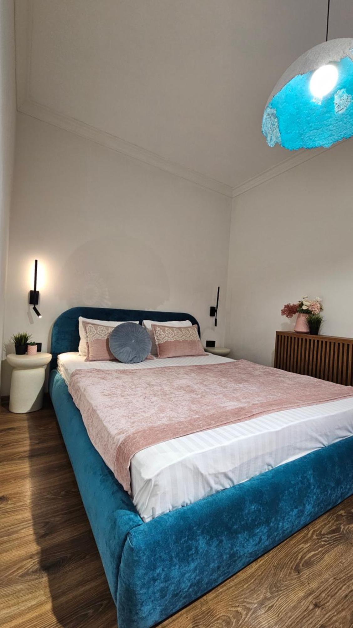 Green Apartment Mukacheve Bagian luar foto