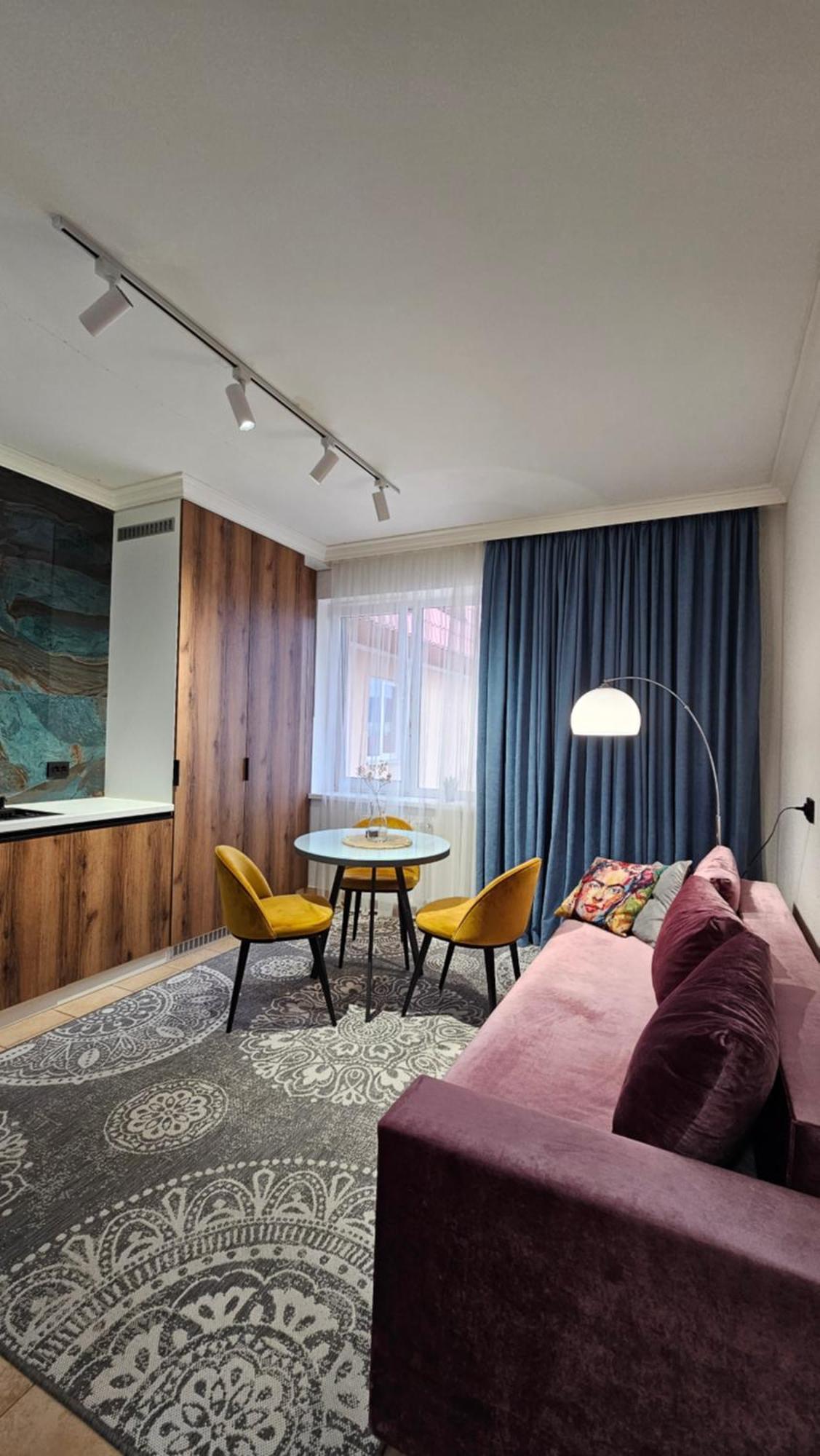 Green Apartment Mukacheve Bagian luar foto
